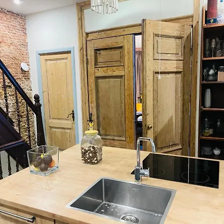 Bed & Breakfast Red Light Historic Canal Island Center *