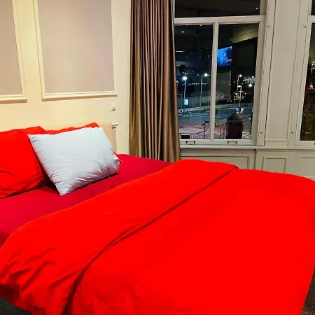Red Light Historic Canal Island Center Bed & Breakfast