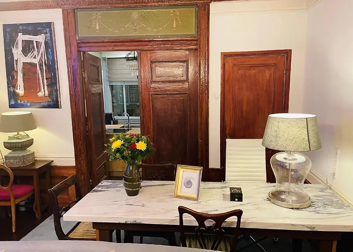 Nocleg ze śniadaniem Redlightdistrict Chinacitycentre Partypalace